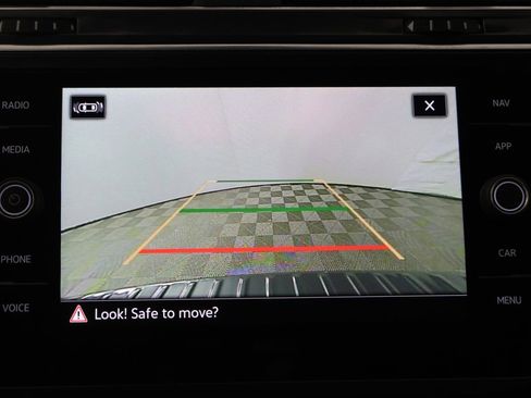 Used 2022 Volkswagen Tiguan SEL R-Line image 44