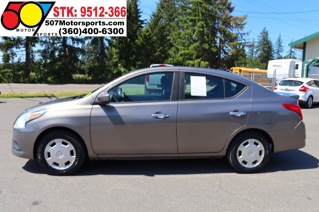 Used 2016 Nissan Versa SV FWD image 3