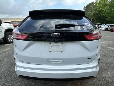 Used 2024 Ford Edge SE w/ Black Appearance Package AWD/4WD image 16