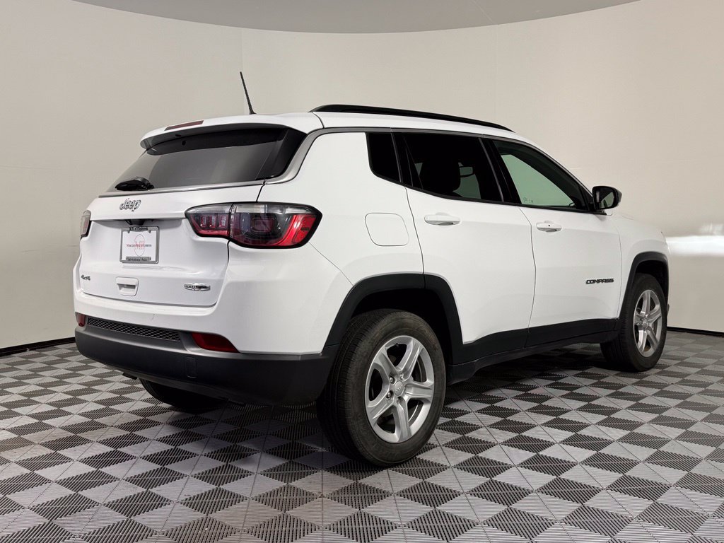 Used 2023 Jeep Compass Latitude AWD/4WD image 7