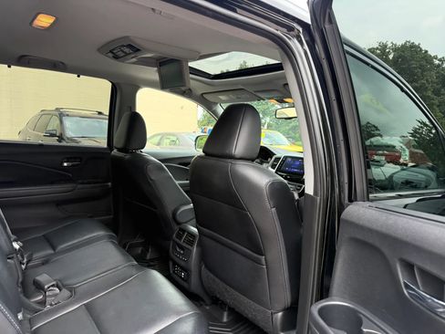 Used 2016 Honda Pilot Touring image 17