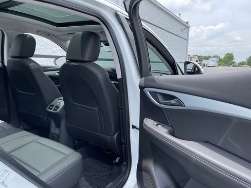 Used 2024 Buick Envision Avenir AWD/4WD image 37
