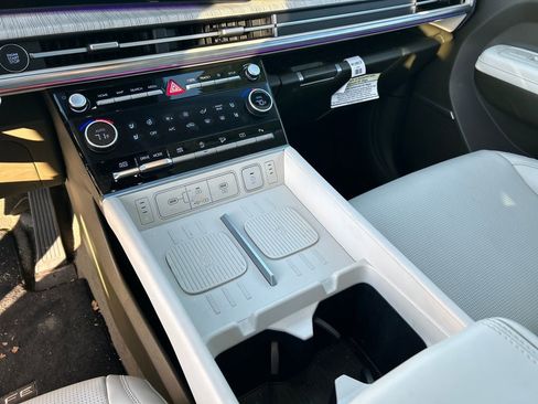 Certified 2025 Hyundai Santa Fe Calligraphy image 18