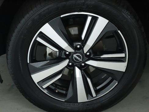 Certified 2024 Nissan Rogue SL image 38