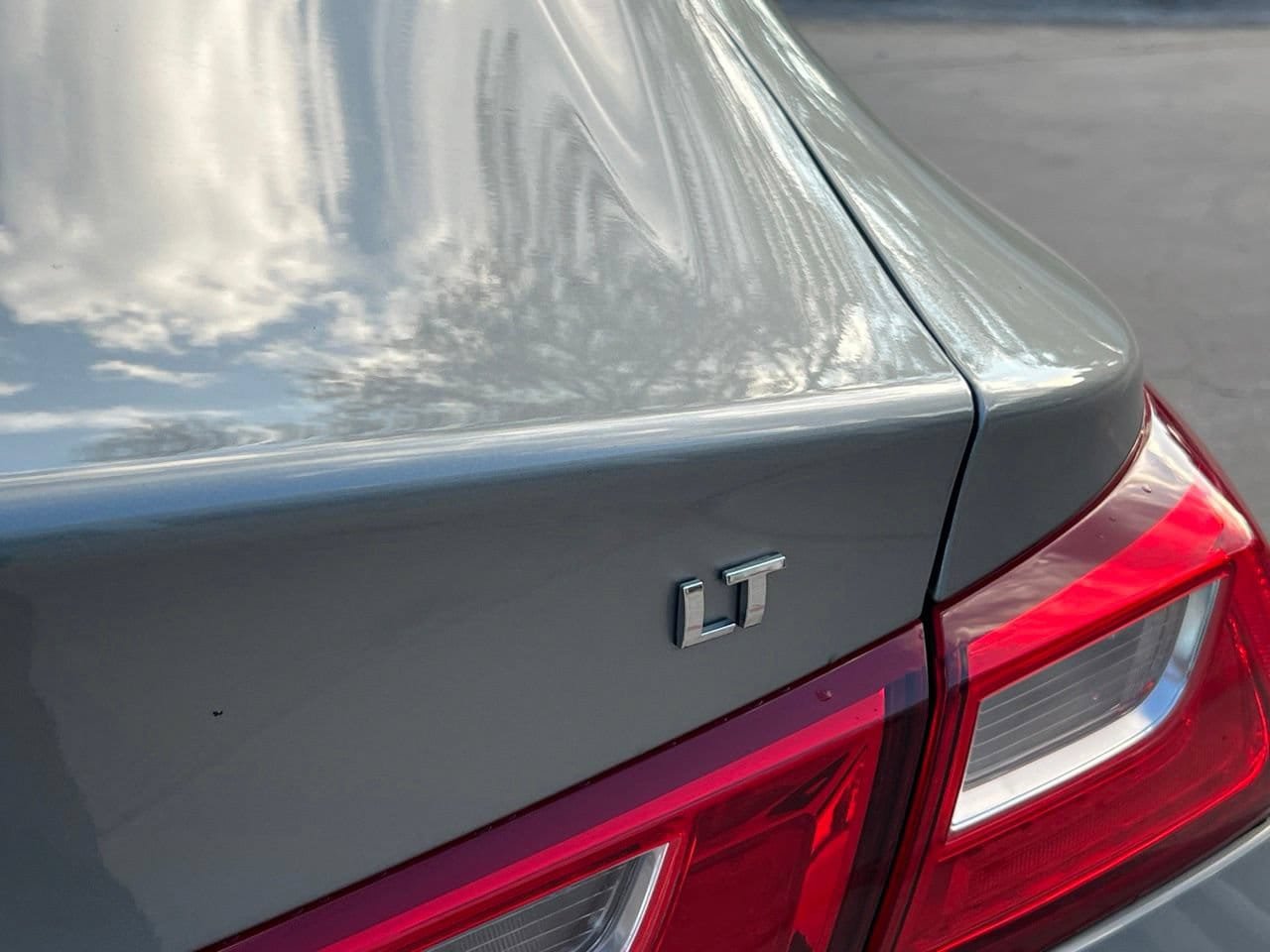 Used 2025 Chevrolet Malibu LT FWD image 5