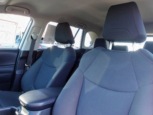 Certified 2022 Toyota RAV4 LE image 23