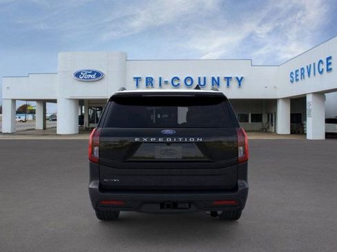 New 2025 Ford Expedition Active image 5