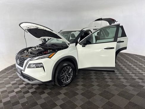 Used 2023 Nissan Rogue S AWD/4WD image 10