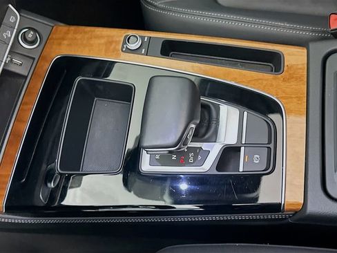 Used 2022 Audi Q5 2.0T Premium Plus w/ Premium Plus Package image 16