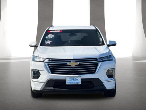 Used 2023 Chevrolet Traverse Premier FWD image 9