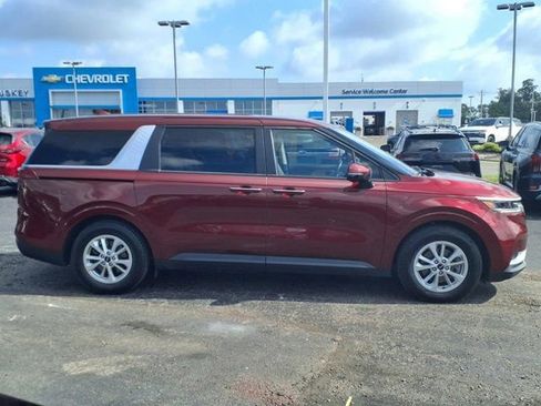 Certified 2024 Kia Carnival LX image 8