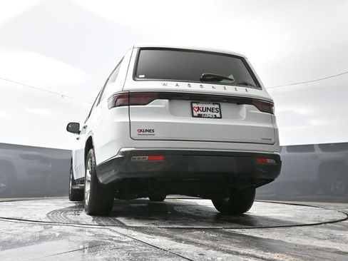 Used 2022 Jeep Wagoneer Series II image 56