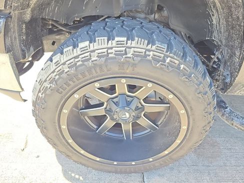 Used 2004 Chevrolet Tahoe LS AWD/4WD image 2