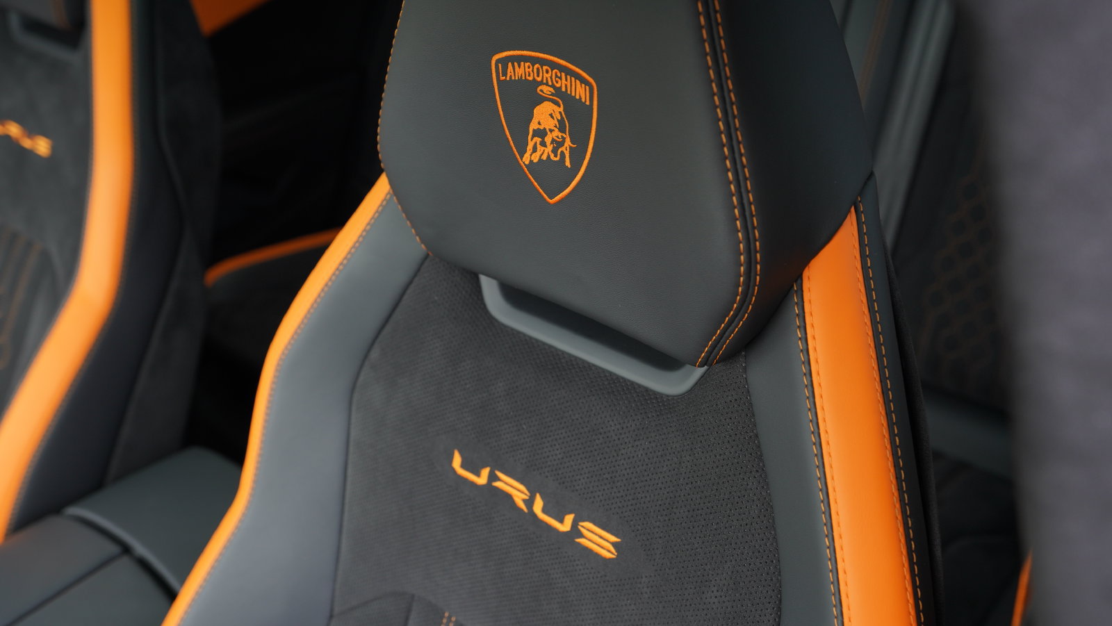 Used 2024 Lamborghini Urus S AWD/4WD image 33