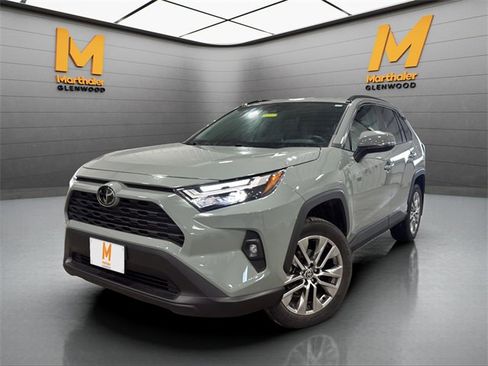 Used 2023 Toyota RAV4 XLE Premium image 5