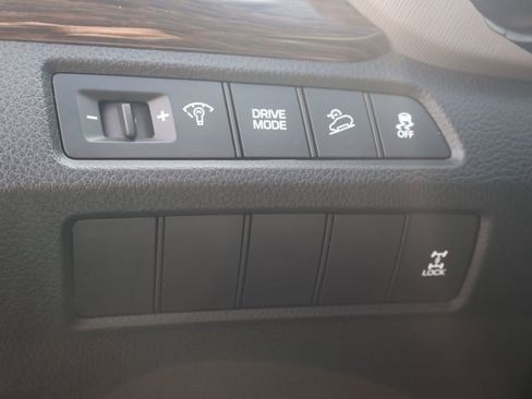 Used 2018 Hyundai Santa Fe Sport image 18