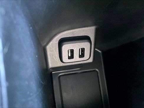 Used 2024 GMC Terrain SLT image 15