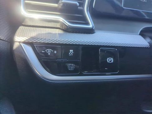 Used 2023 Kia Sportage LX image 25