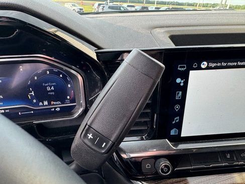 Used 2025 Chevrolet Silverado 2500 LT image 23