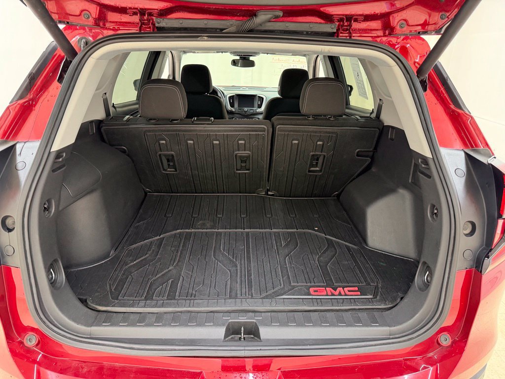 Used 2022 GMC Terrain SLE w/ Driver Convenience Package FWD image 5
