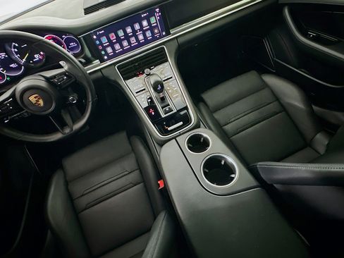 Used 2023 Porsche Panamera 4 Platinum Edition image 18