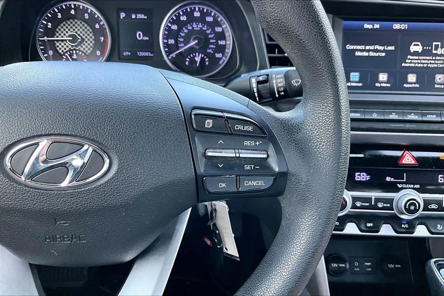 Used 2020 Hyundai Elantra SEL FWD image 24
