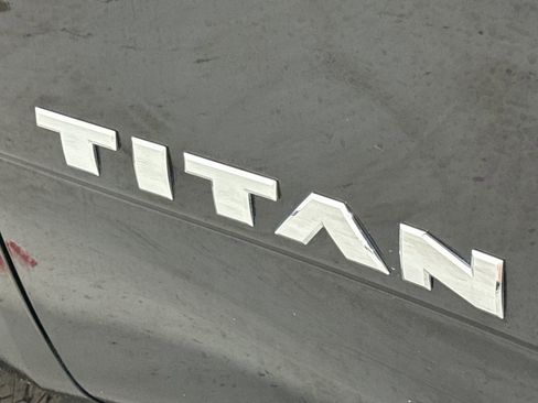 Used 2023 Nissan Titan SV image 30