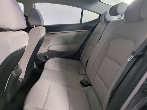 Used 2017 Hyundai Elantra SE image 14