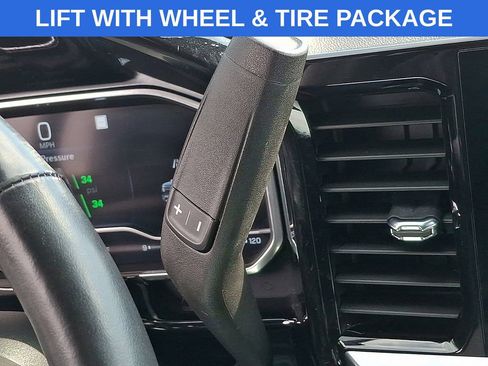 Used 2022 Chevrolet Silverado 1500 RST AWD/4WD image 19