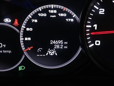 Used 2022 Porsche Cayenne image 14