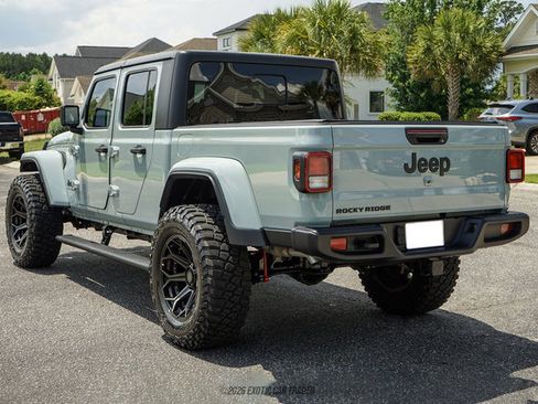 Used 2023 Jeep Gladiator Sport AWD/4WD image 6