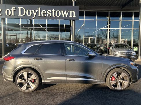 Used 2025 Audi SQ5 Prestige image 8