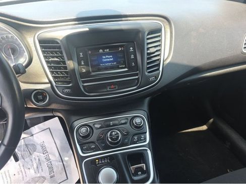 Used 2015 Chrysler 200 Limited w/ Convenience Group FWD image 14