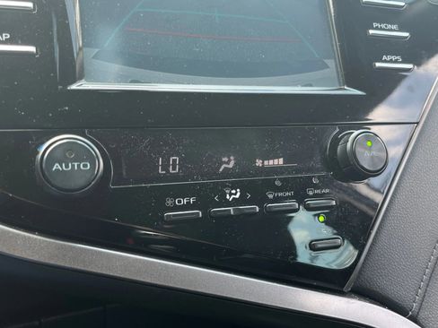 Used 2019 Toyota Camry SE image 26