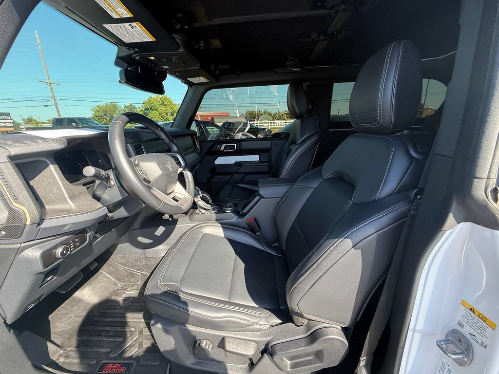 Used 2025 Ford Bronco Badlands AWD/4WD image 12