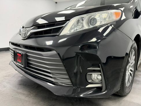 Used 2020 Toyota Sienna XLE image 18
