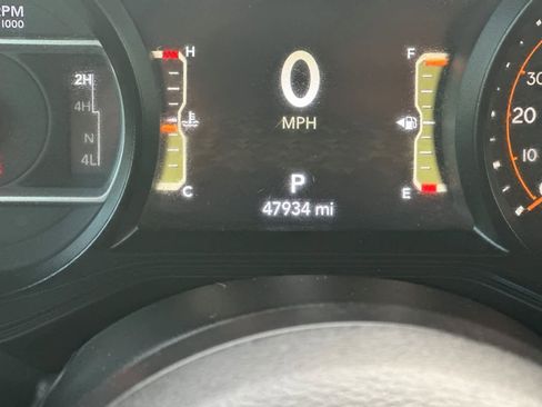 Used 2024 Jeep Wrangler Willys image 25