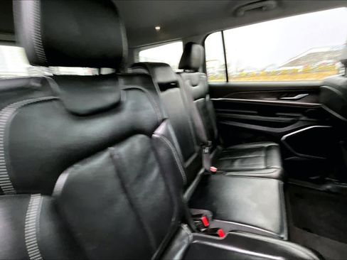 Used 2021 Jeep Grand Cherokee L Limited image 19