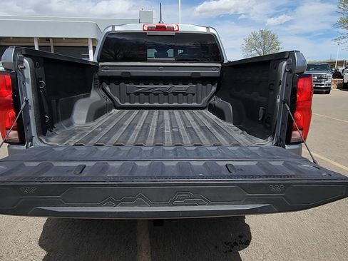 Used 2024 Chevrolet Colorado ZR2 w/ Technology Package AWD/4WD image 39
