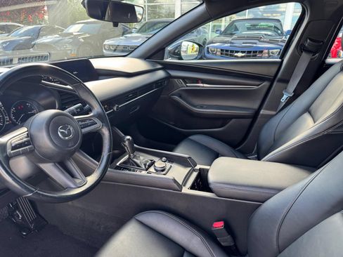 Used 2022 MAZDA MAZDA3 s FWD image 4