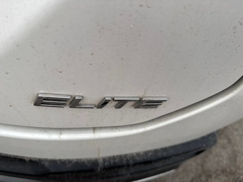 Used 2023 Honda Pilot Elite image 3