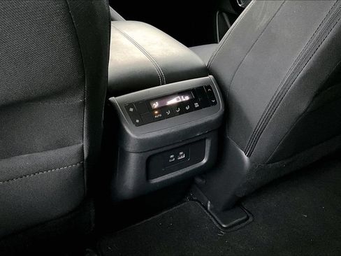 Used 2024 Nissan Pathfinder SV FWD image 31