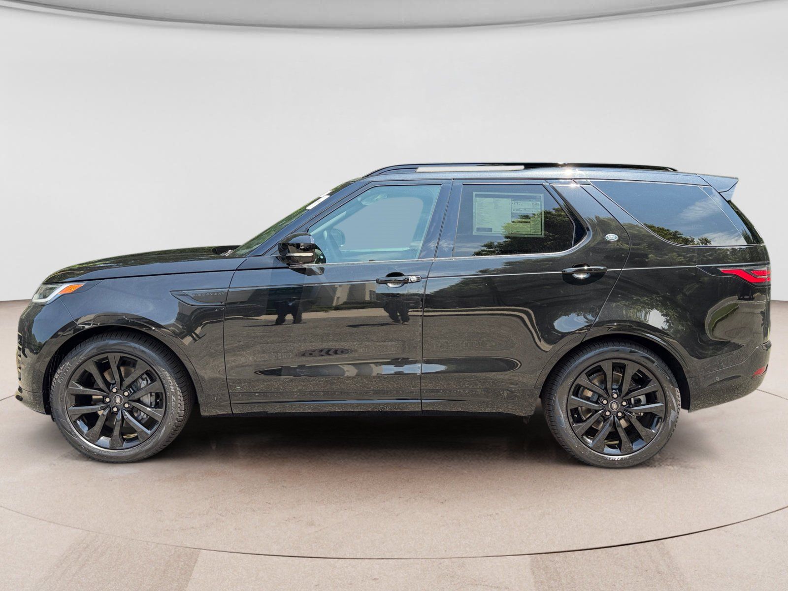 New 2026 Land Rover Discovery Dynamic SE AWD/4WD image 2