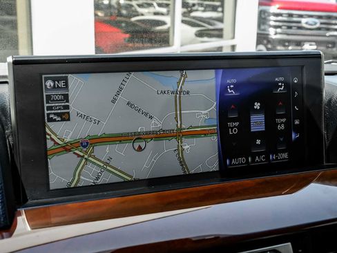 Used 2021 Lexus LX 570 4WD w/ Luxury Package image 26