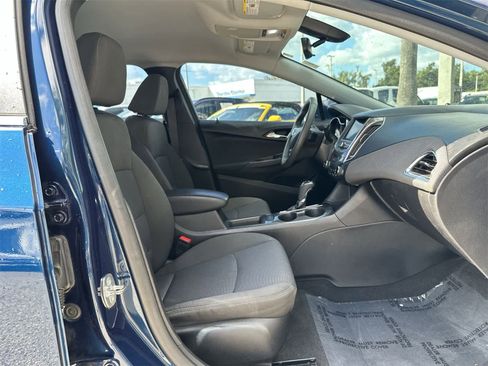 Used 2019 Chevrolet Cruze LT w/ Convenience Package image 20