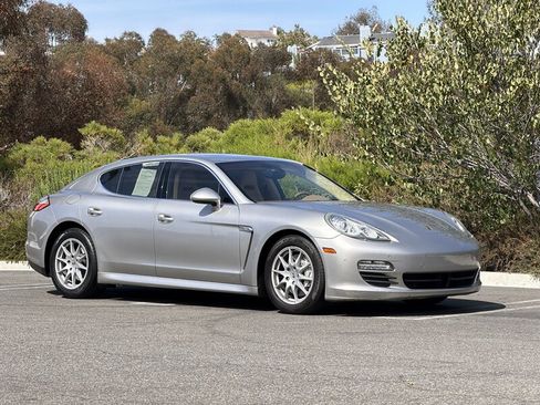 Used 2010 Porsche Panamera S RWD image 8