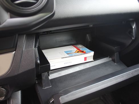 Used 2020 Toyota Tacoma SR w/ SR Convenience Package image 26