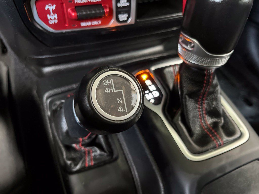 Used 2022 Jeep Gladiator Rubicon w/ LED Lighting Group AWD/4WD image 43