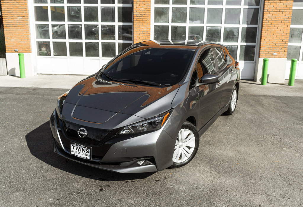 Used 2025 Nissan Leaf S FWD image 2