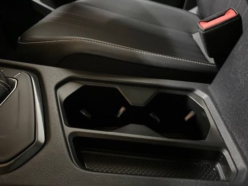 Used 2023 Volkswagen Tiguan SE w/ Panoramic Sunroof Package FWD image 64